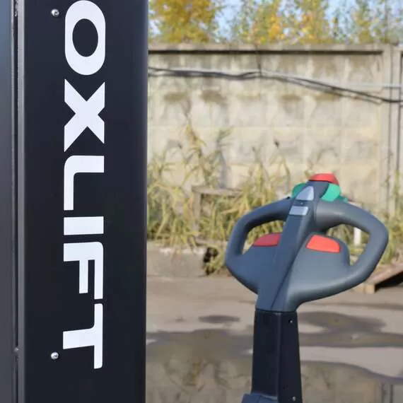 OXLIFT PS 1536 1,5 т 3,6 м Самоходный штабелер с платформой оператора в Екатеринбурге купить по выгодной цене 100kwatt.ru